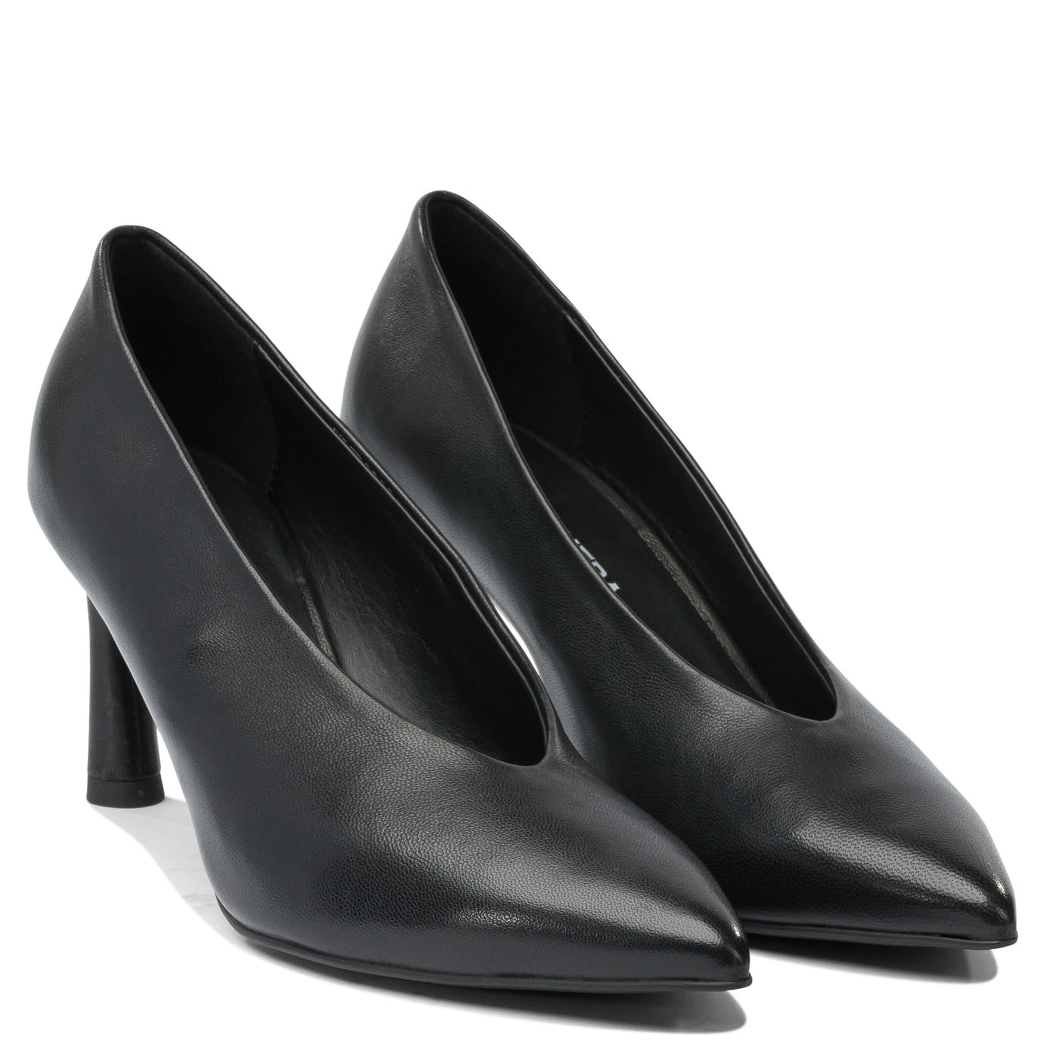 Heeled shoes