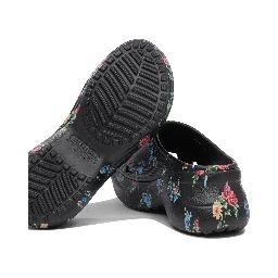 Slide "Pool Crocs™"