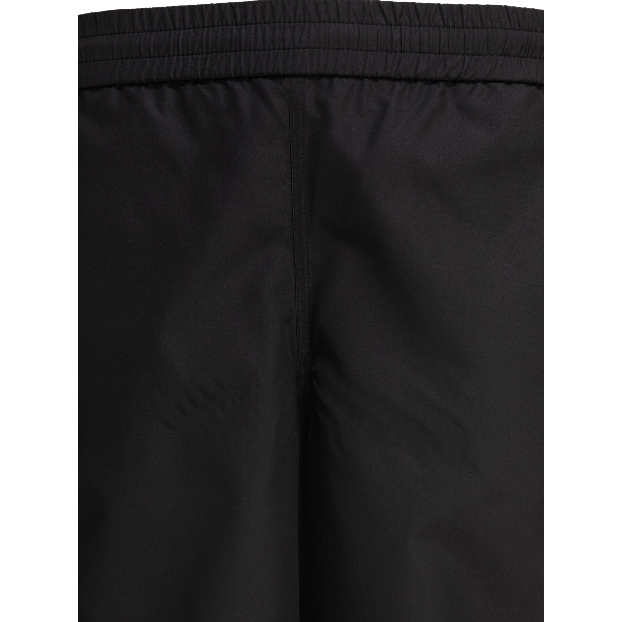 4G logo shorts