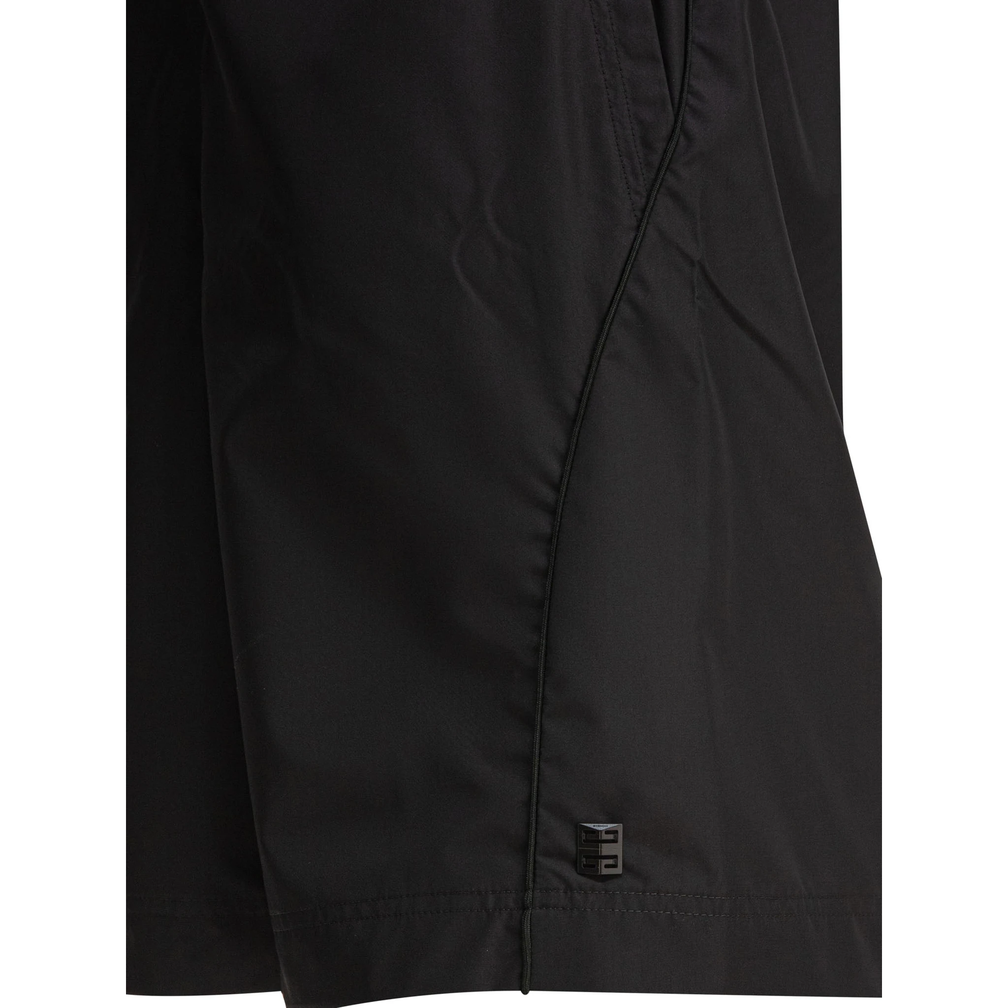 4G logo shorts