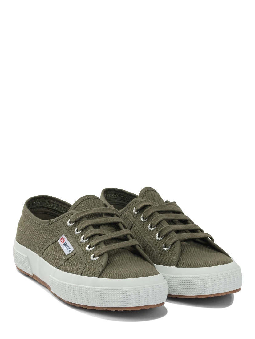 Sneakers & Slip-On