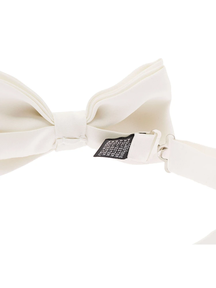 Ivory White Pre-Tied Bow Tie with Hook Fastening in Satin Man alternative