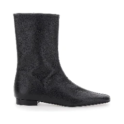 Black Ankle Boots with Low Heel and Pointed Toe in Hammered Leather Woman