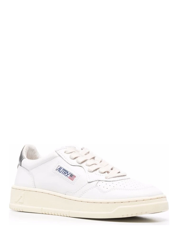 White and Silver Leather Sneakers Autry Woman alternative