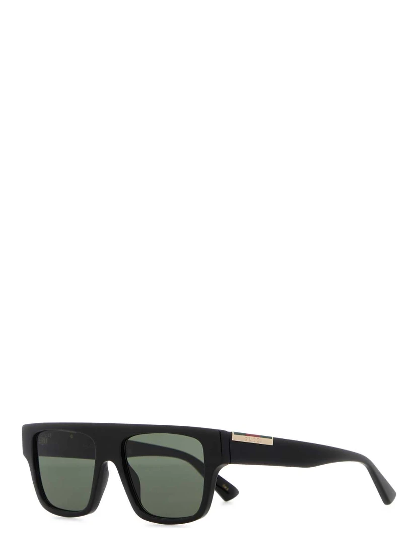 EYEWEAR
