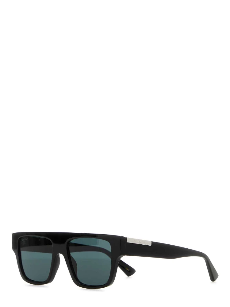 EYEWEAR