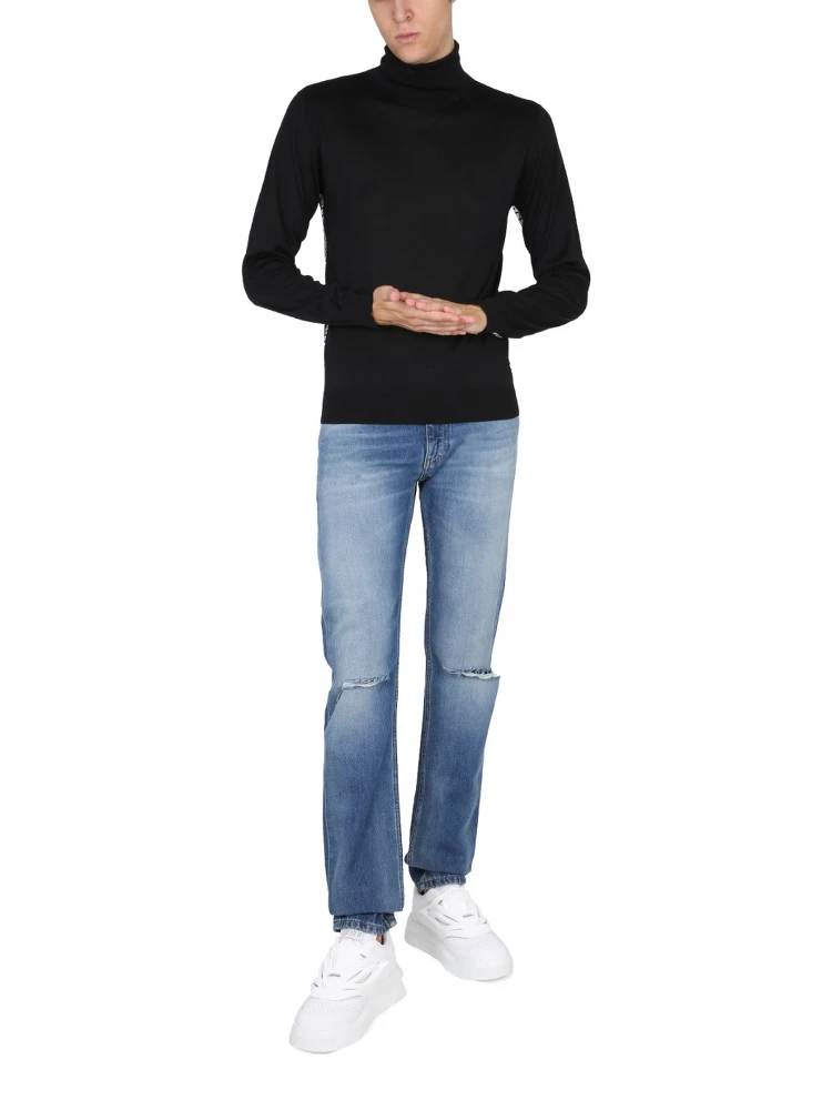 JEANS CON PATCH LOGO alternative