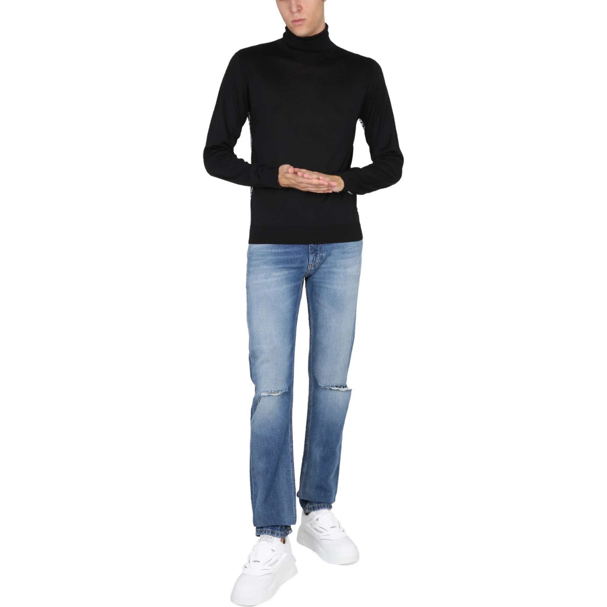 JEANS CON PATCH LOGO