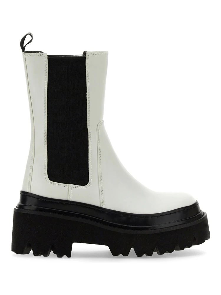 BEATLE BOOT