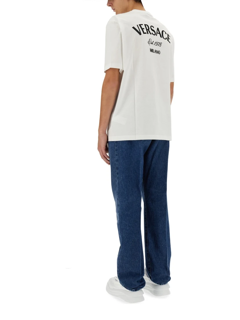 T-SHIRT WITH LOGO