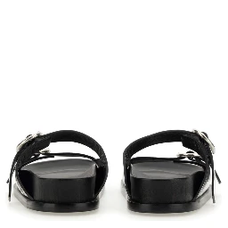 صندل جلدي بإبزيم