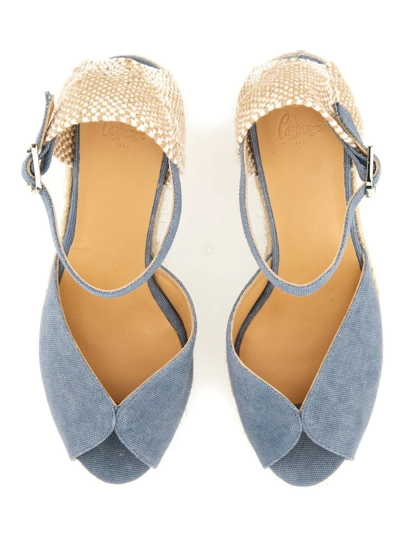 WHITE SANDAL.