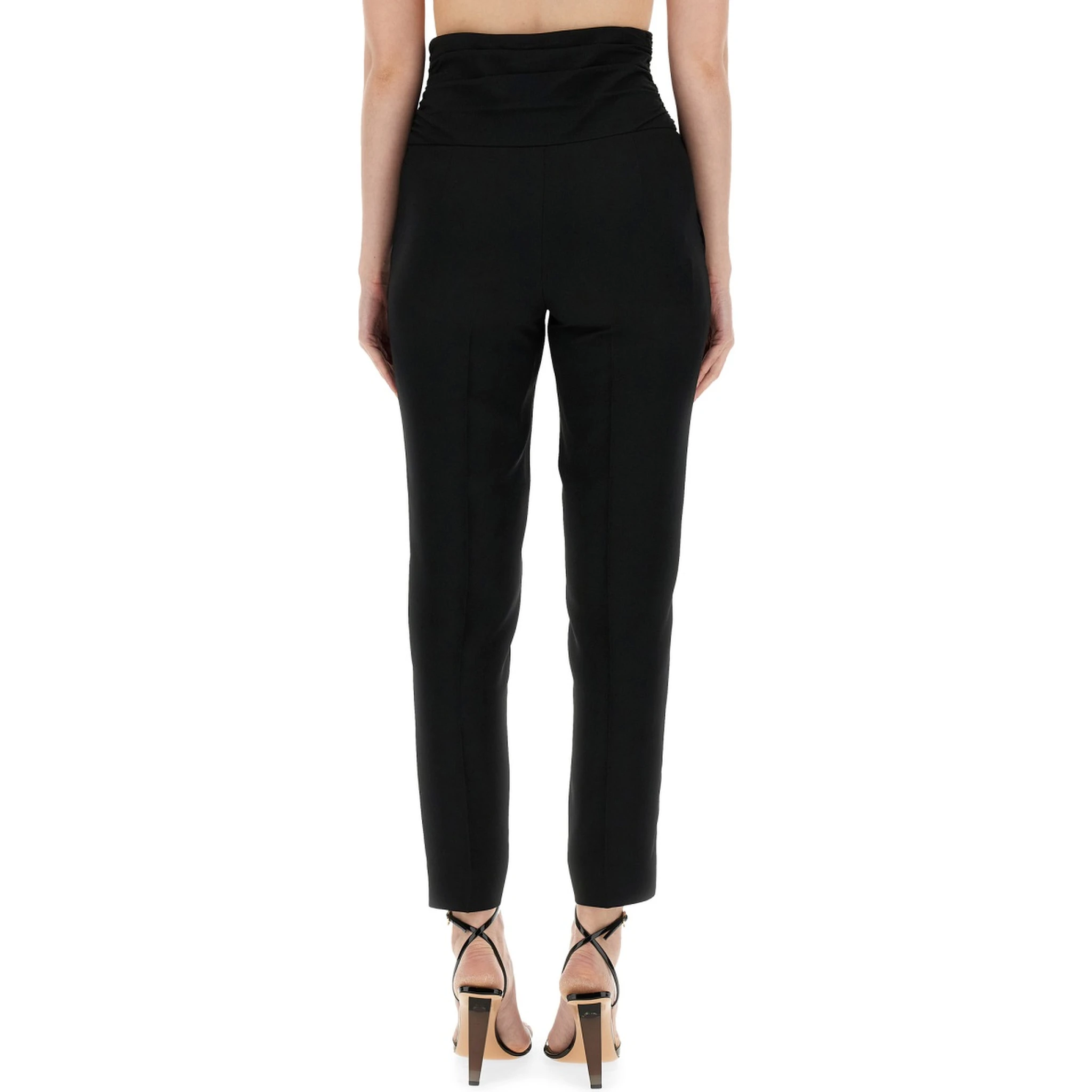 PANTS WITH HEART APPLICATION