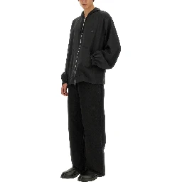 ZIP SWEATSHIRT.