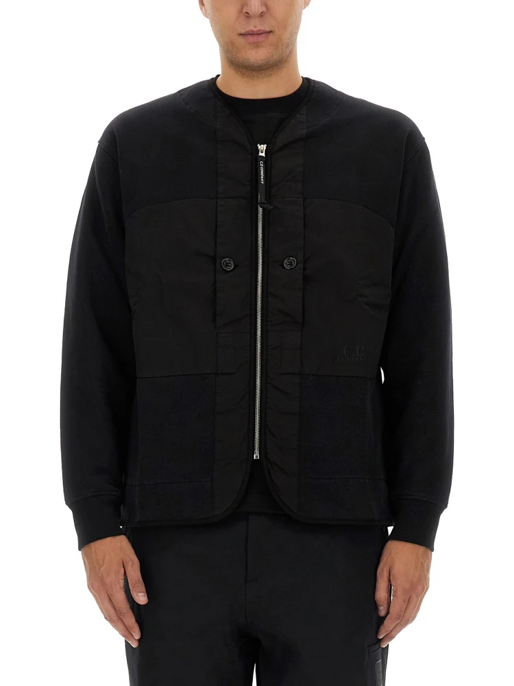 ZIP SWEATSHIRT.