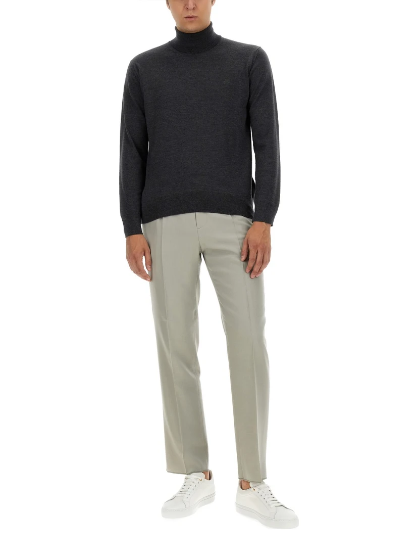 TURTLENECK WITH EMBROIDERY