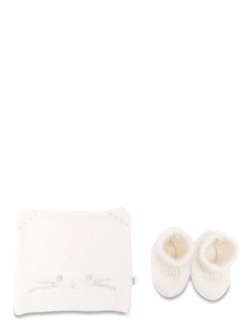 tricot hat and shoes