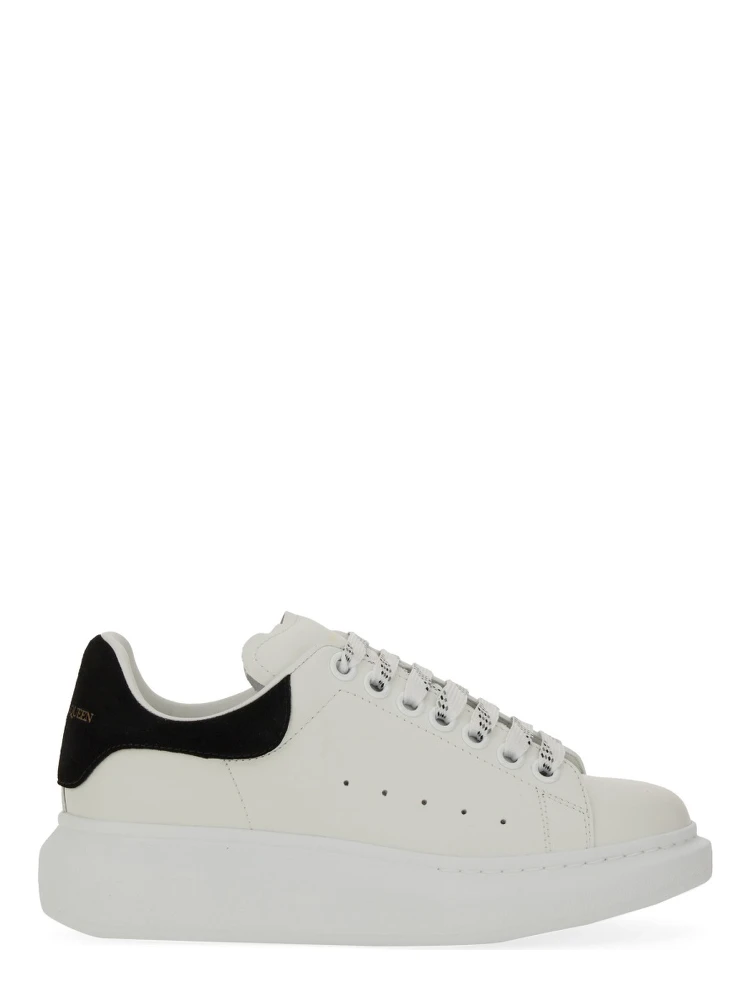 OVERSIZED SNEAKER
