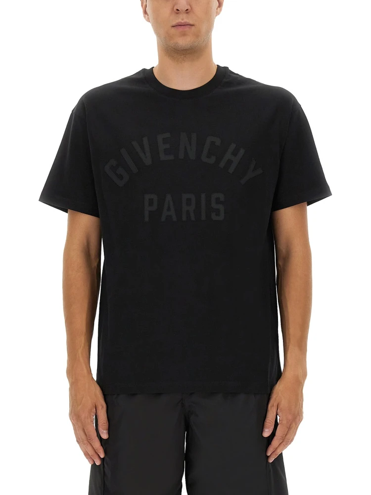 T-SHIRT WITH LOGO