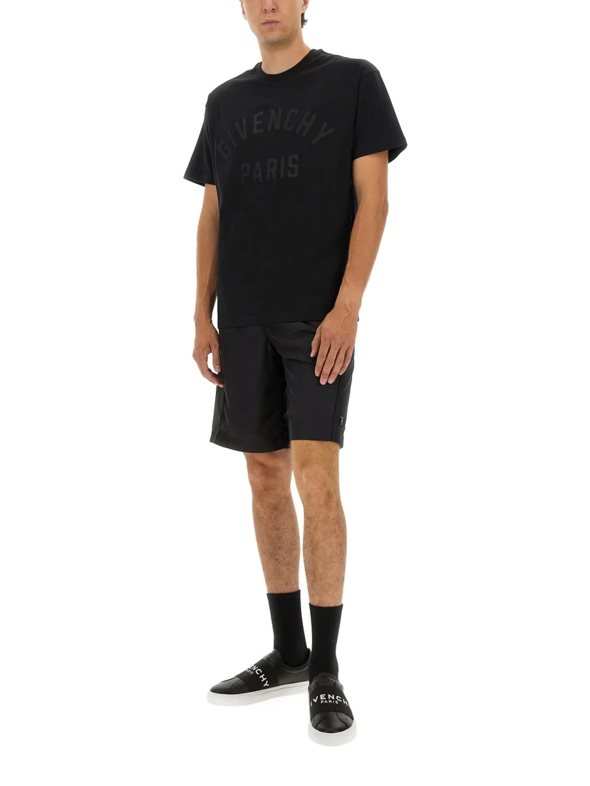 T-SHIRT WITH LOGO