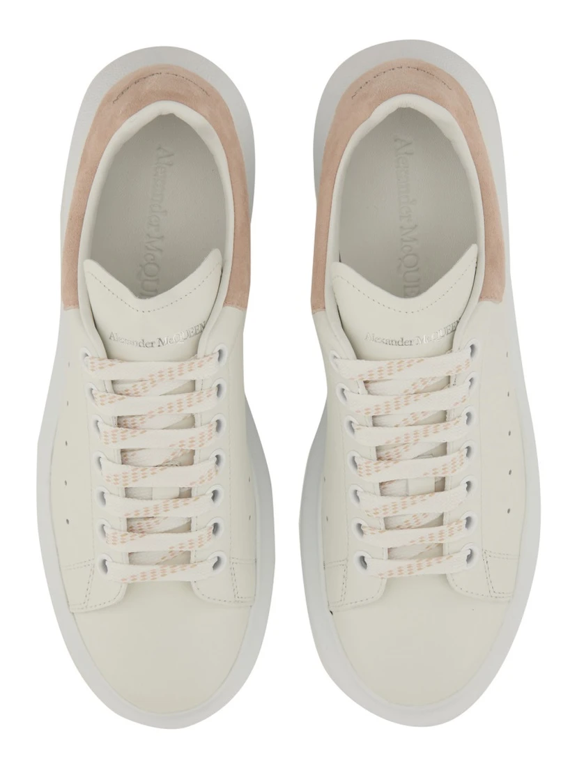 OVERSIZED SNEAKER