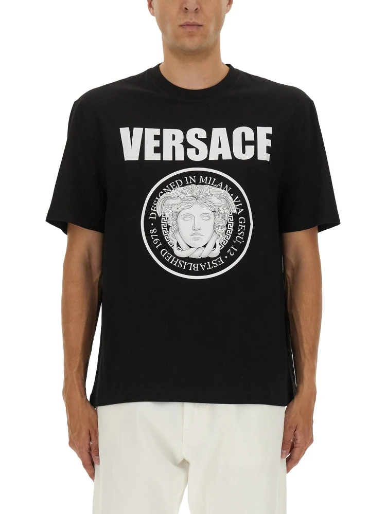 T-SHIRT WITH LOGO