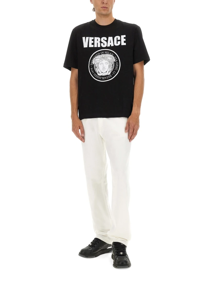 T-SHIRT WITH LOGO