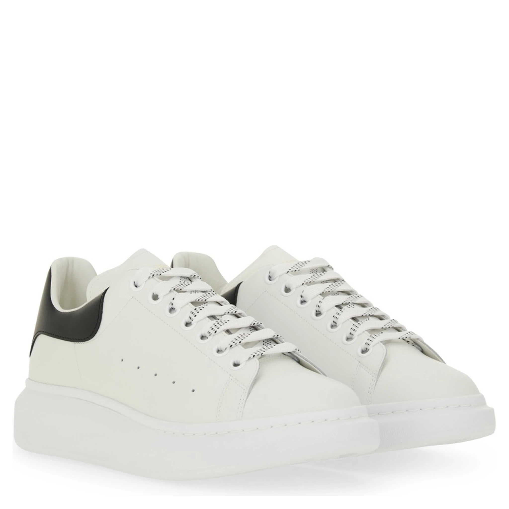 OVERSIZED SNEAKER
