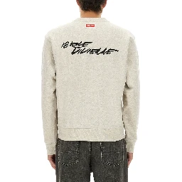 CLASSIC SWEATSHIRT.