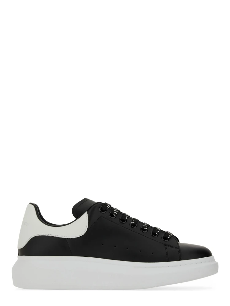 OVERSIZED SNEAKER