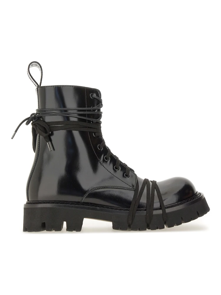 LACE-UP BOOT