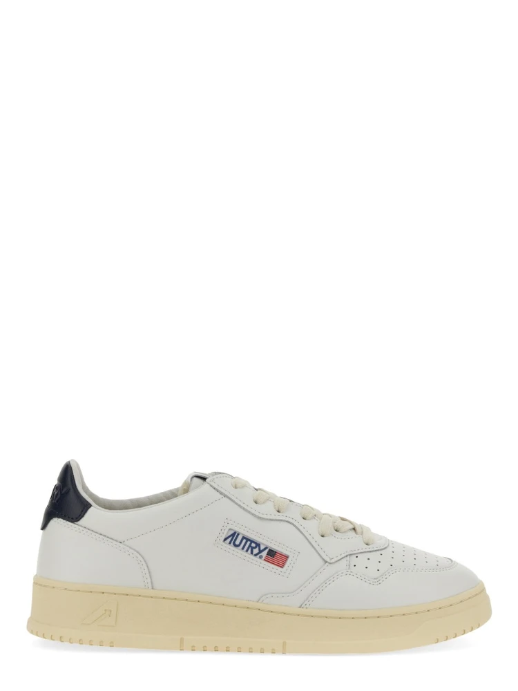 MEDALIST LOW SNEAKER