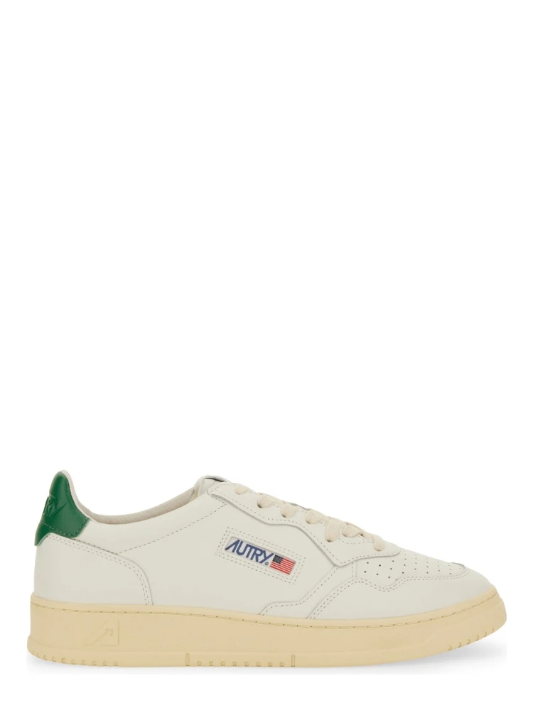 MEDALIST LOW SNEAKER