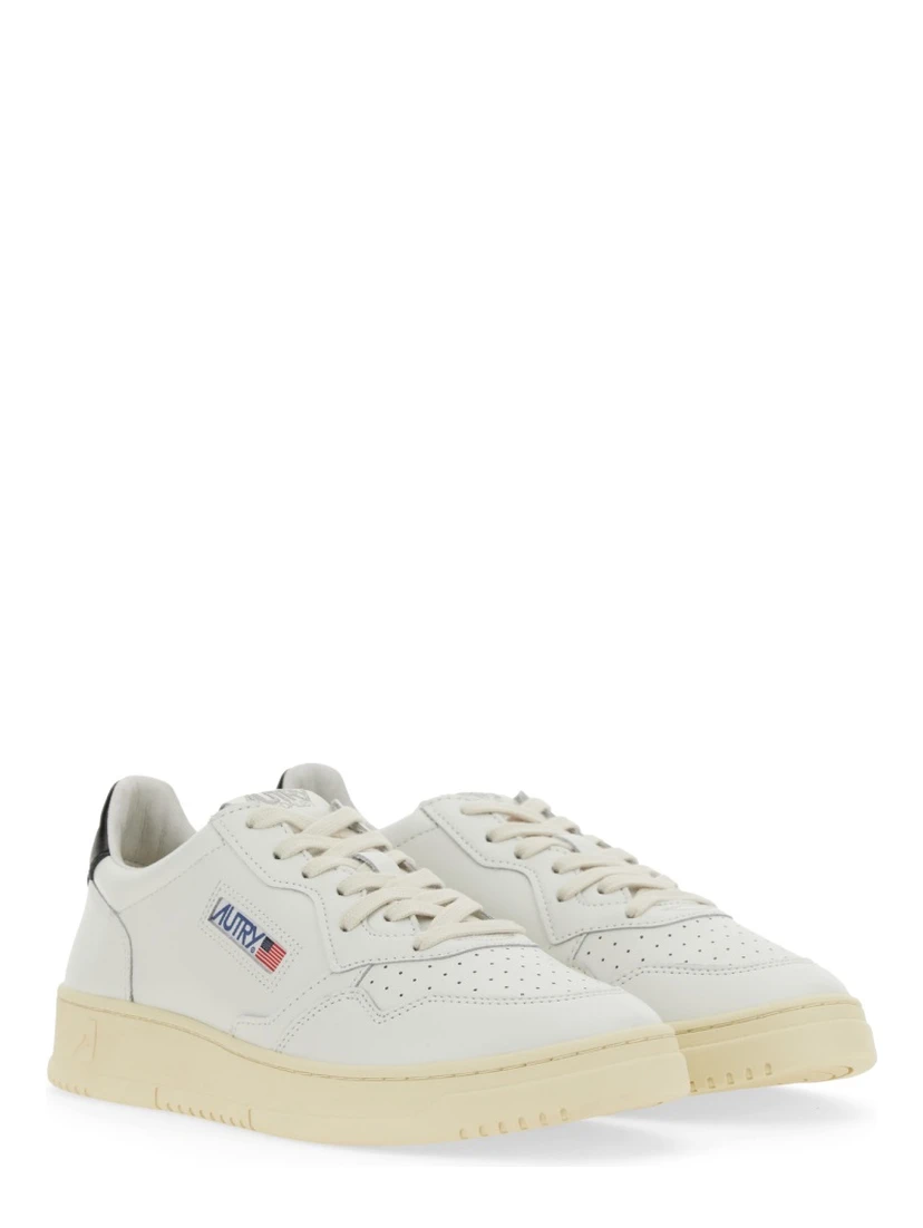 SNEAKER MEDALIST LOW