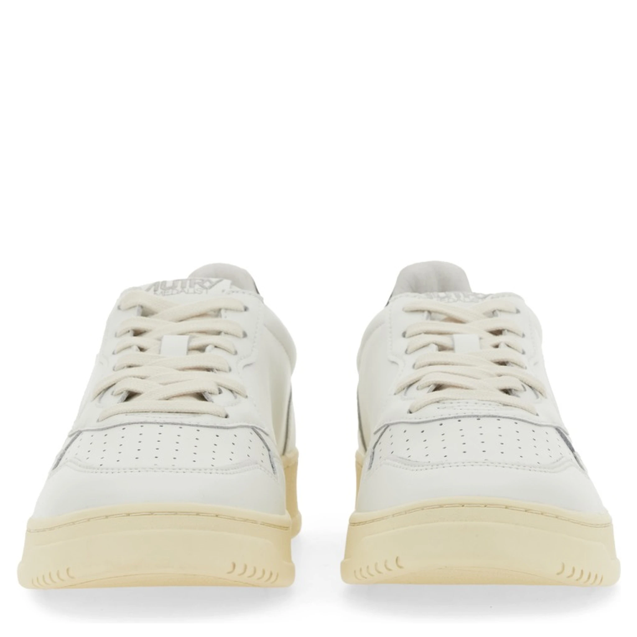 SNEAKER MEDALIST LOW