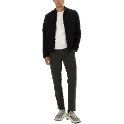 ZIP SWEATSHIRT.