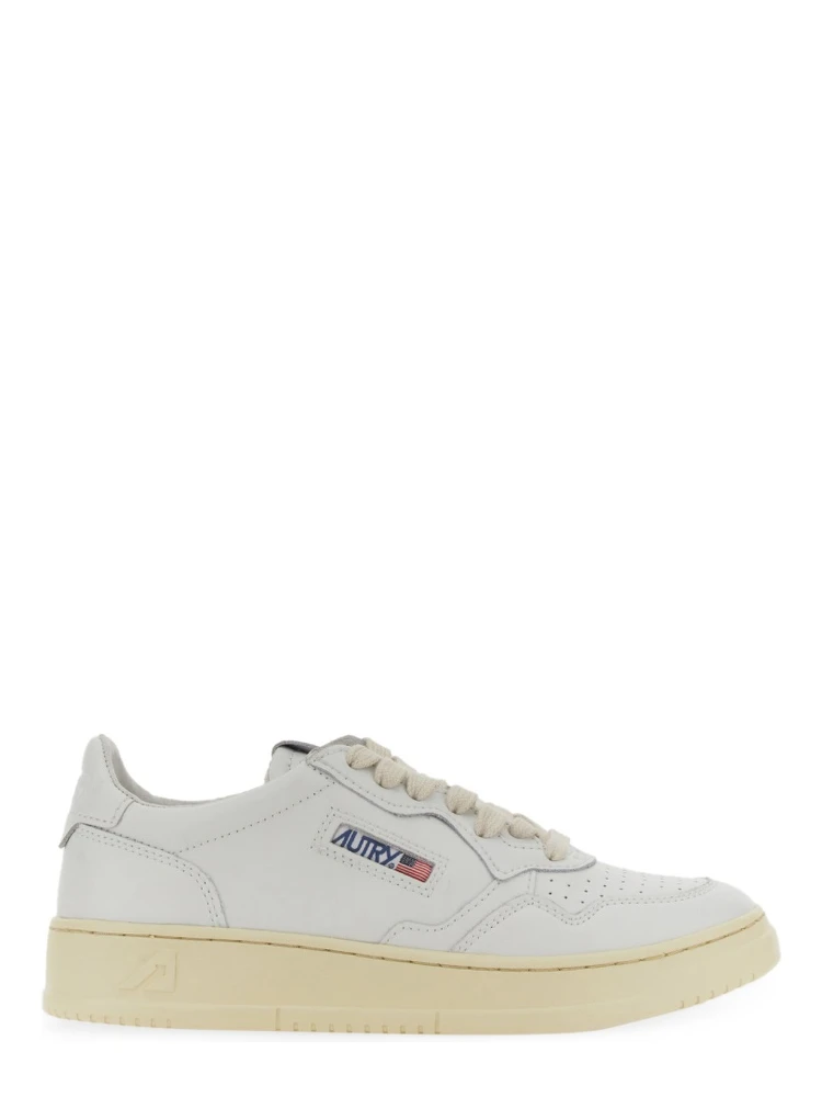 MEDALIST LOW SNEAKER