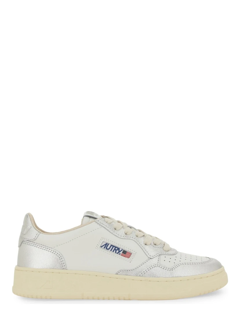 MEDALIST LOW SNEAKER
