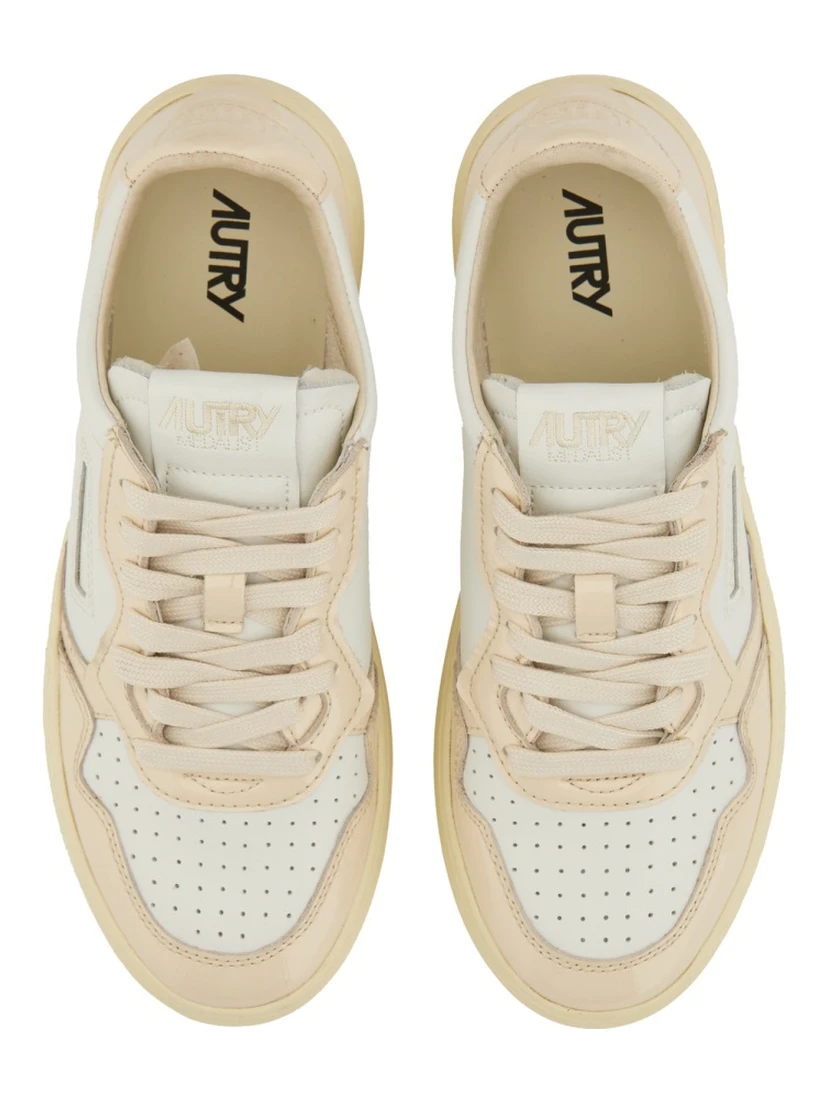 MEDALIST LOW SNEAKER