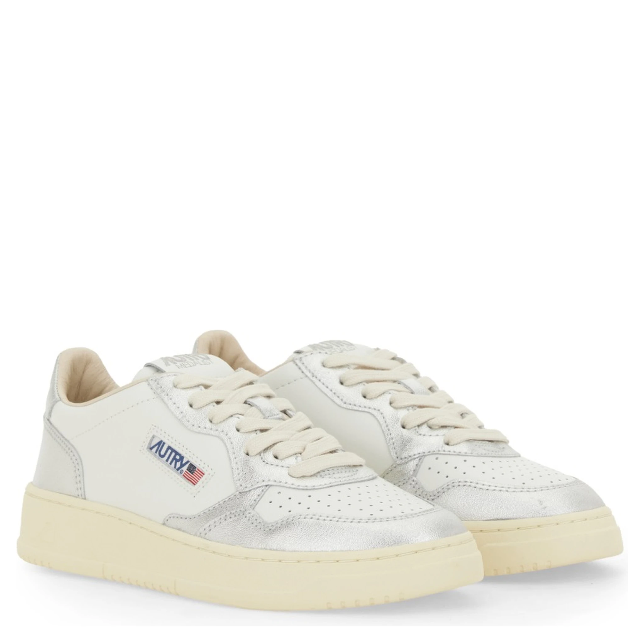 MEDALIST LOW SNEAKER