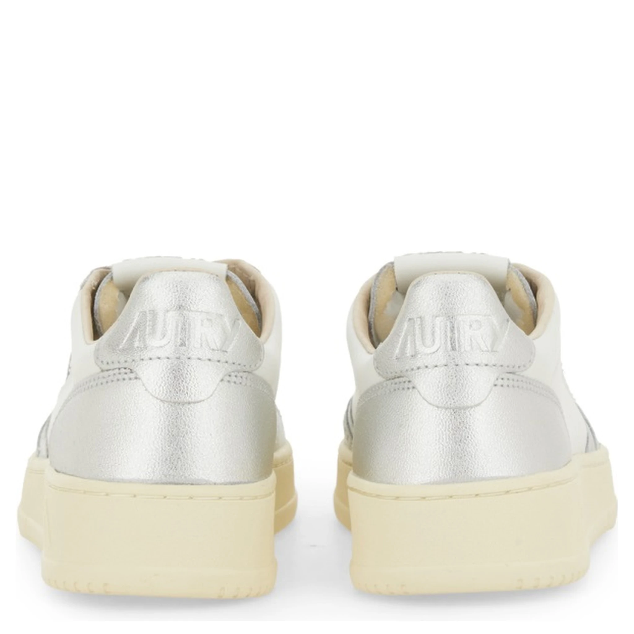 MEDALIST LOW SNEAKER