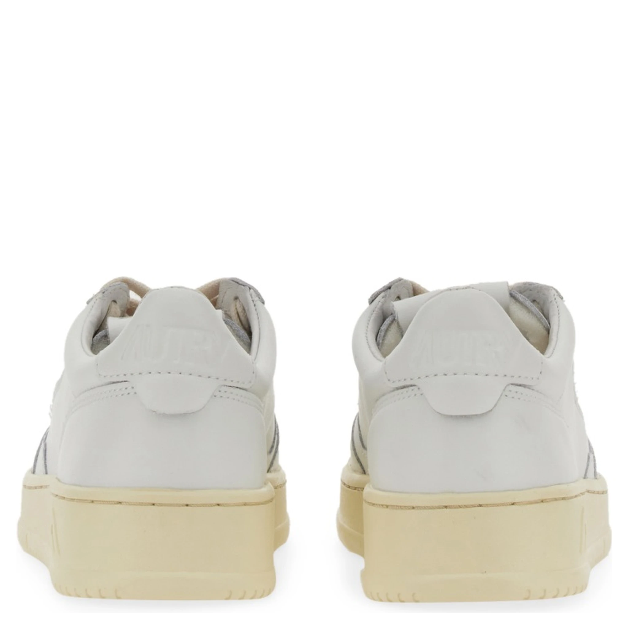 MEDALIST LOW SNEAKER