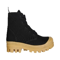 HIKING BOOT