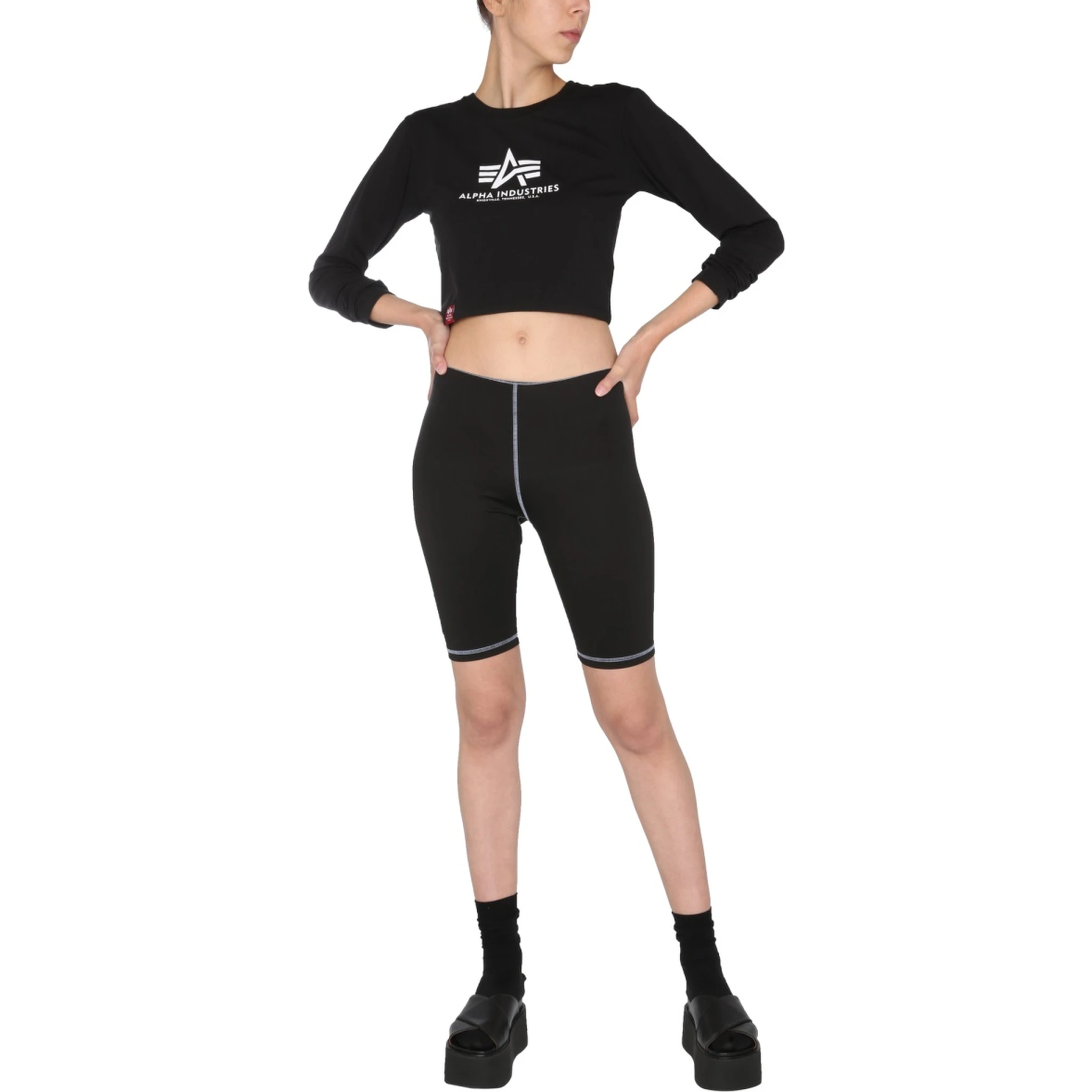 CROPPED FIT T-SHIRT