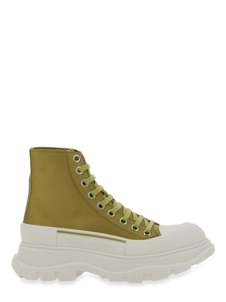 SNEAKER TREAD SLICK