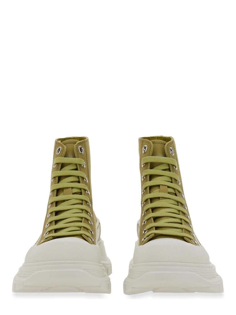 SNEAKER TREAD SLICK