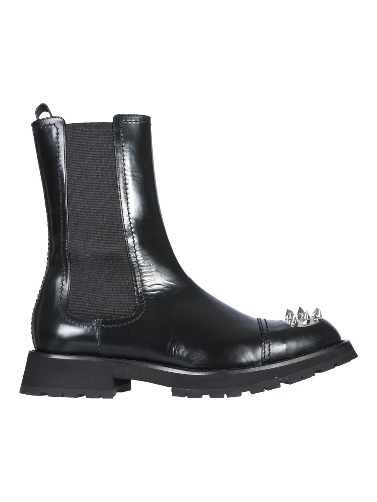 STUDDED BOOT
