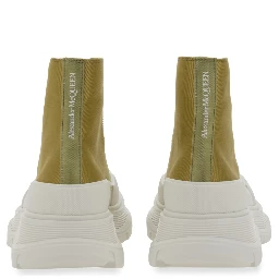 SNEAKER TREAD SLICK
