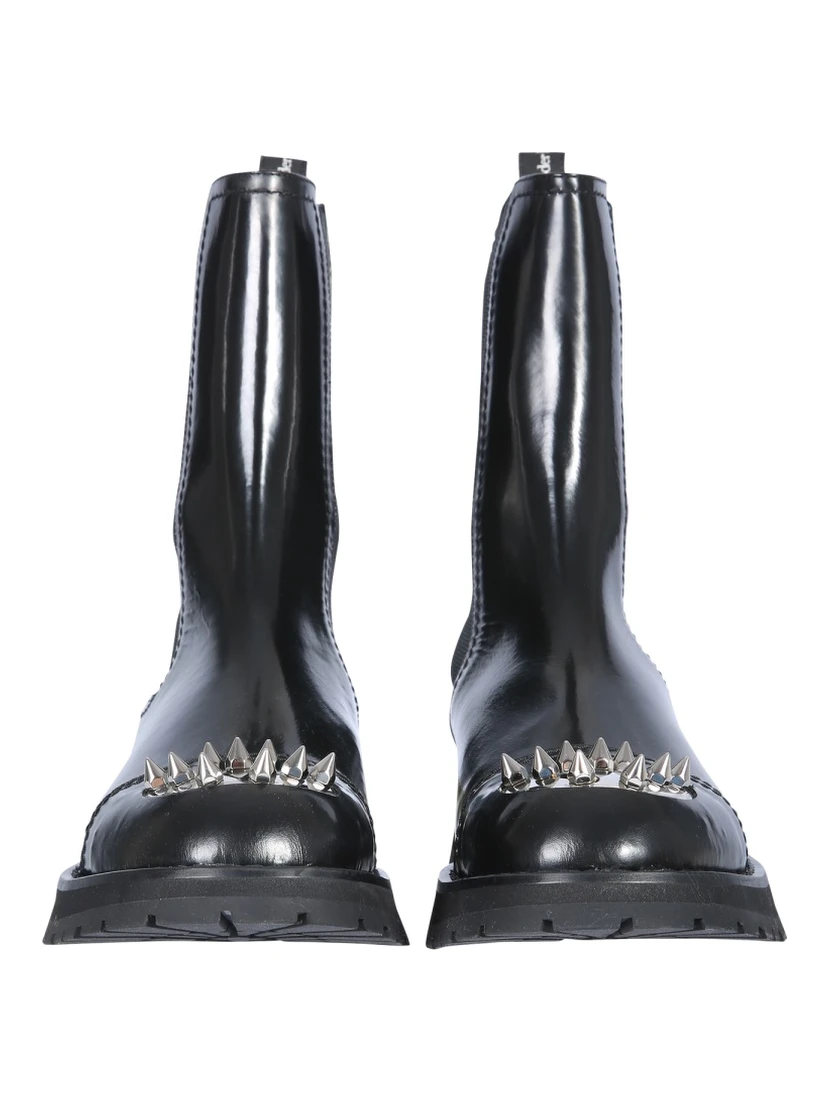 STUDDED BOOT