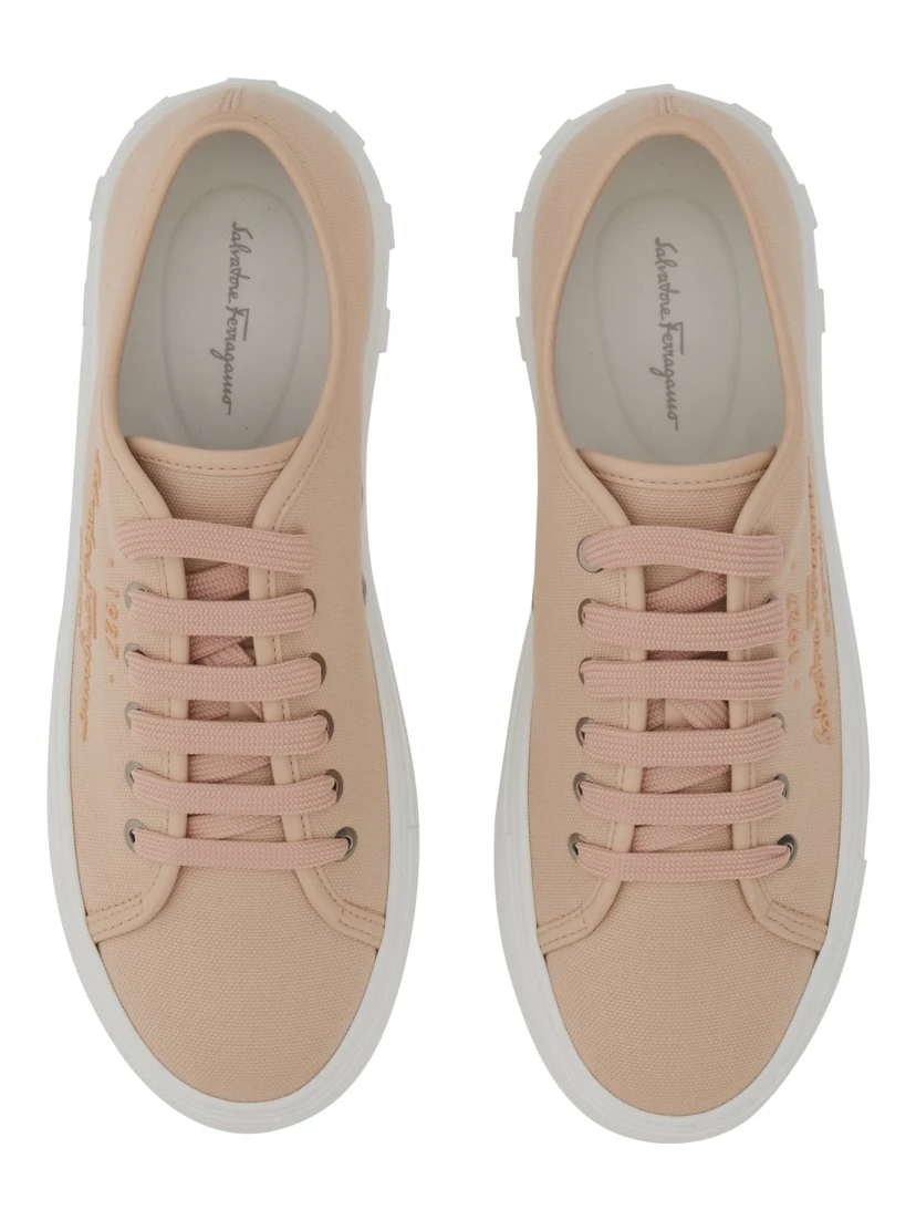 SNEAKER WITH LOGO